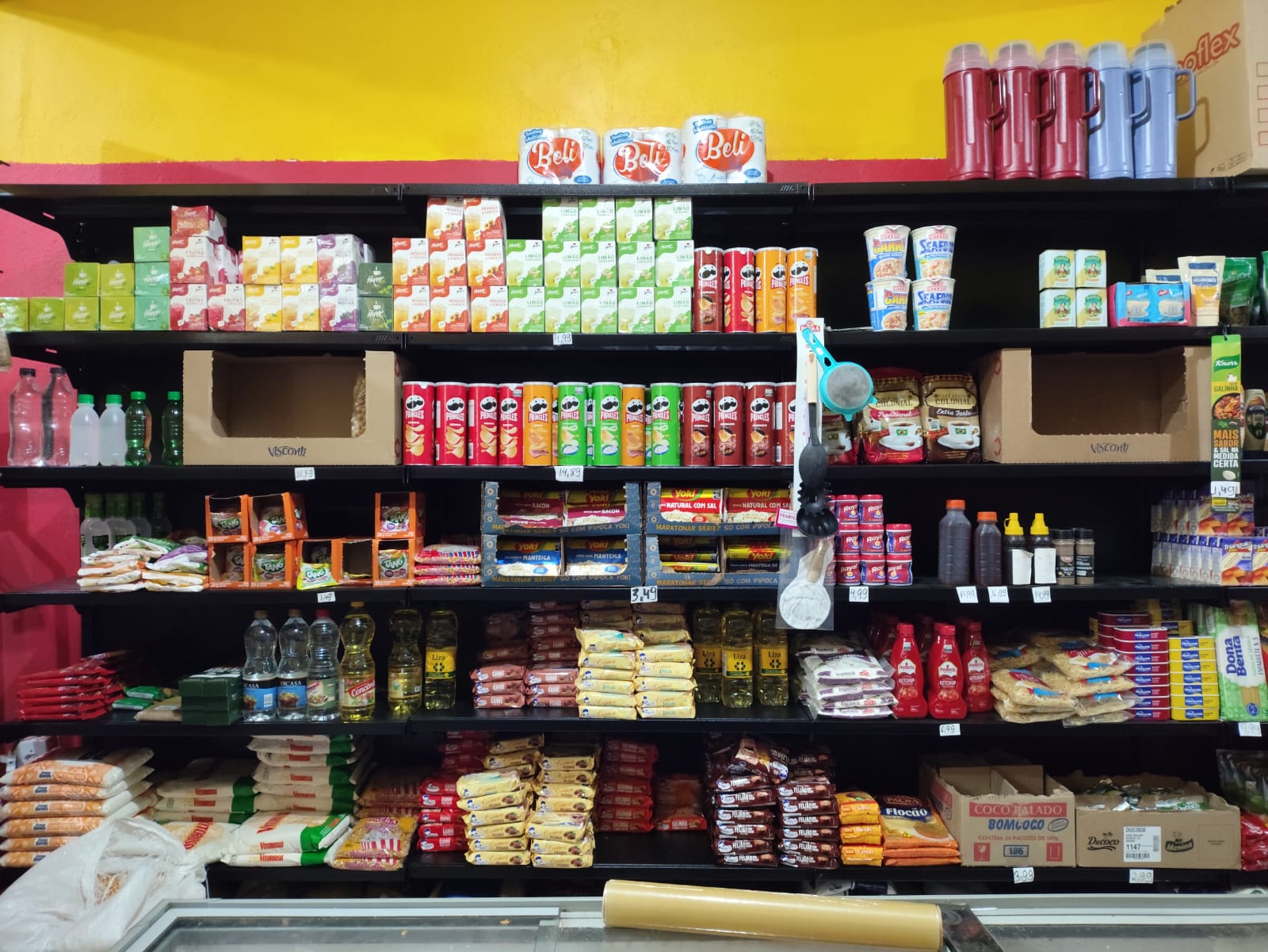 Prateleiras do Mercadinho